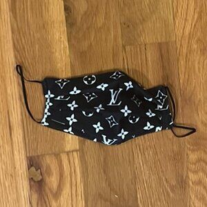 NWOT designer-inspired face mask